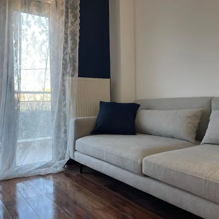 Lily's Maison Ii The Breeze