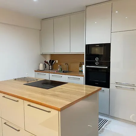 Lily's Maison Ii The Breeze *